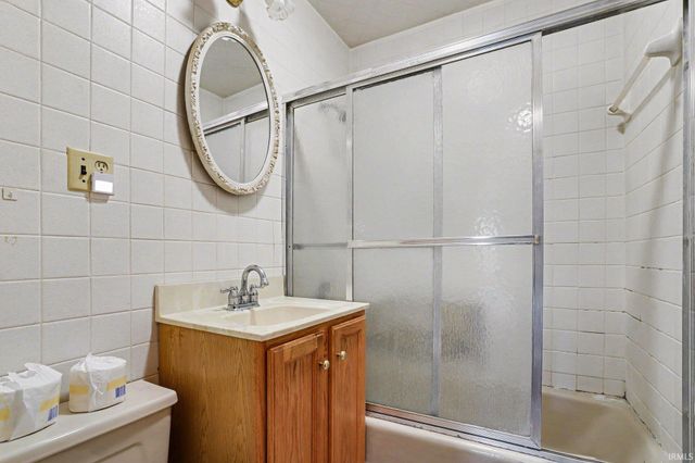 527 E Farneman Avenue, South Bend, IN 46614