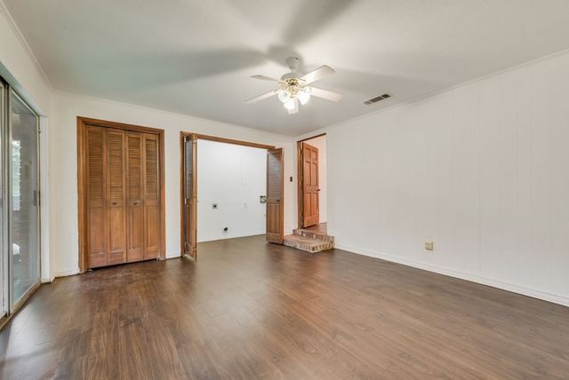 305 W 2nd North Street, Kaufman, TX 75142