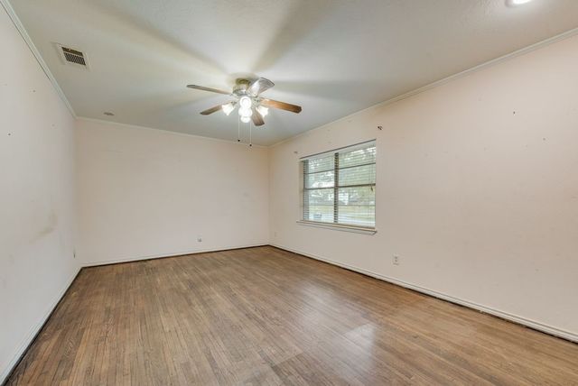 305 W 2nd North Street, Kaufman, TX 75142