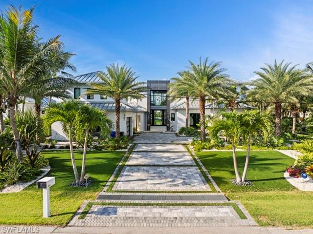 2201 Shad CT, NAPLES, FL 34102 — photo 2