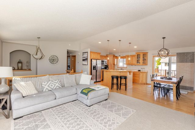 802 18th Avenue W, West Fargo, ND 58078