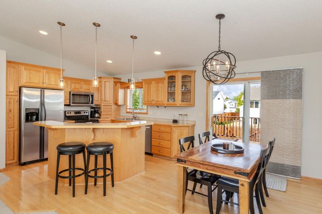 802 18th Avenue W, West Fargo, ND 58078