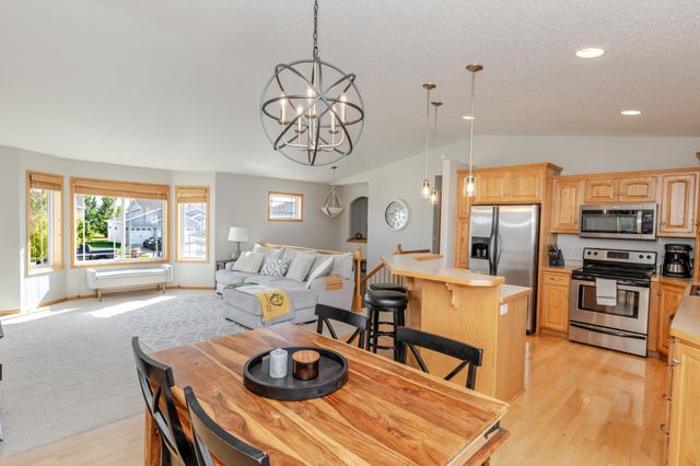 802 18th Avenue W, West Fargo, ND 58078