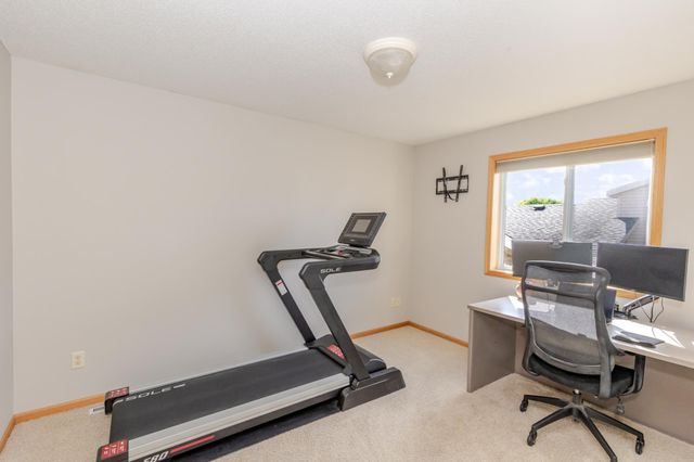 802 18th Avenue W, West Fargo, ND 58078