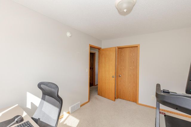 802 18th Avenue W, West Fargo, ND 58078