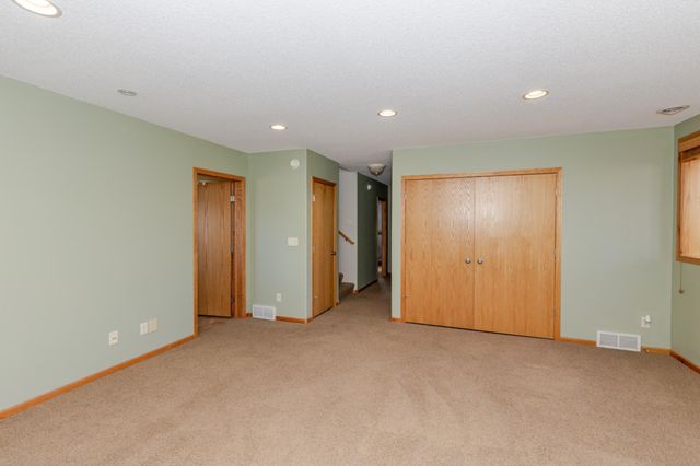 802 18th Avenue W, West Fargo, ND 58078