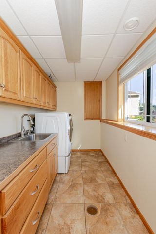 802 18th Avenue W, West Fargo, ND 58078