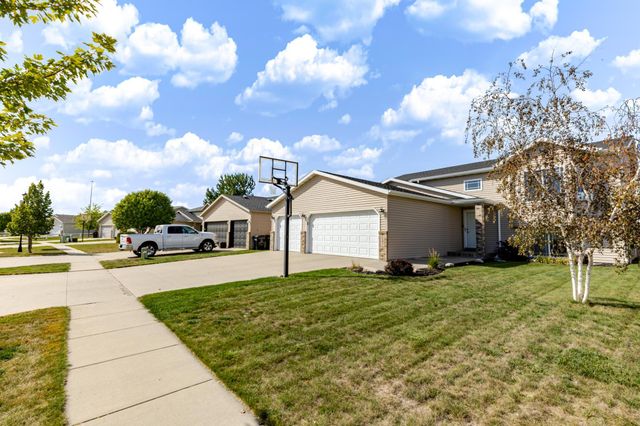 802 18th Avenue W, West Fargo, ND 58078