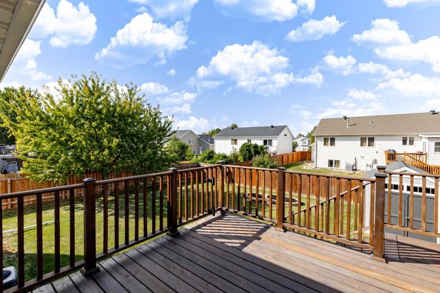 802 18th Avenue W, West Fargo, ND 58078