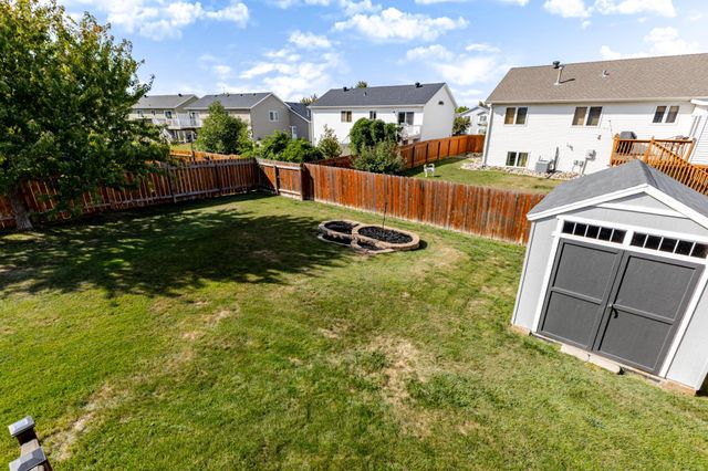 802 18th Avenue W, West Fargo, ND 58078