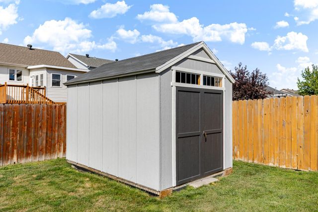 802 18th Avenue W, West Fargo, ND 58078