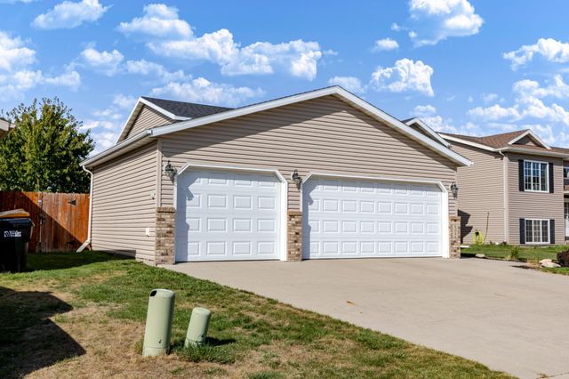 802 18th Avenue W, West Fargo, ND 58078