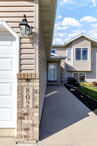 802 18th Avenue W, West Fargo, ND 58078