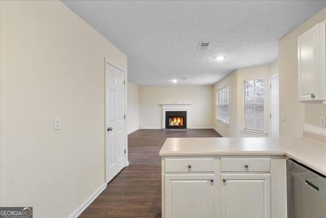 300 Carriage Lake Lane, Stockbridge, GA 30281