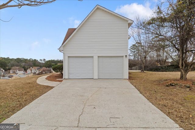 300 Carriage Lake Lane, Stockbridge, GA 30281