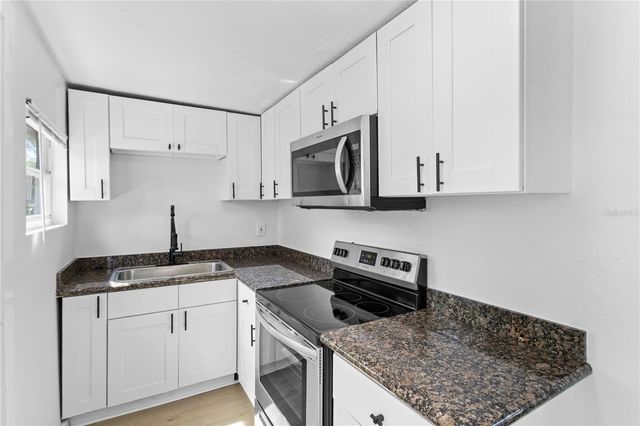 2518 5TH STREET S, St Petersburg, FL 33705