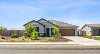 775 E Curtis Avenue, Fowler, CA 93625