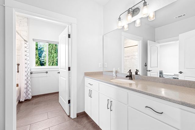 302 Penny Lane, Shady Cove, OR 97539