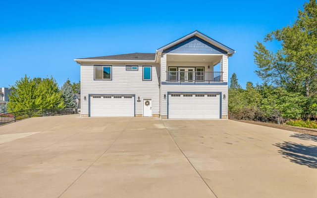 302 Penny Lane, Shady Cove, OR 97539