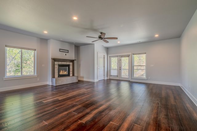 302 Penny Lane, Shady Cove, OR 97539