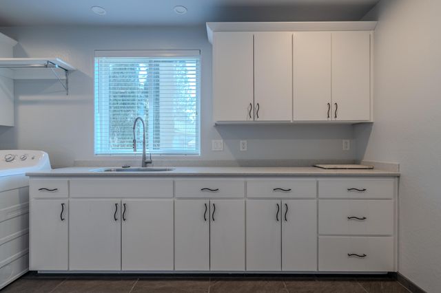 302 Penny Lane, Shady Cove, OR 97539