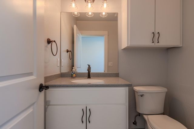 302 Penny Lane, Shady Cove, OR 97539