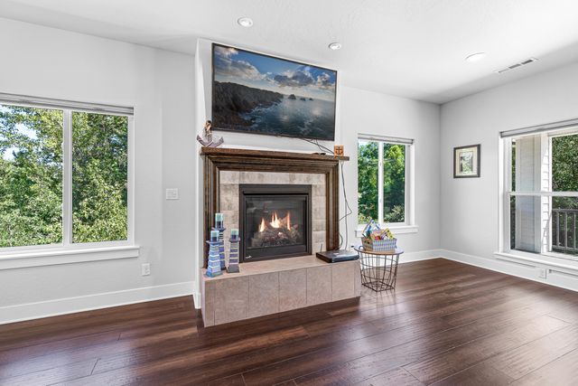 302 Penny Lane, Shady Cove, OR 97539