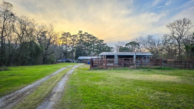 24995 Howser Drive, New Caney, TX 77357