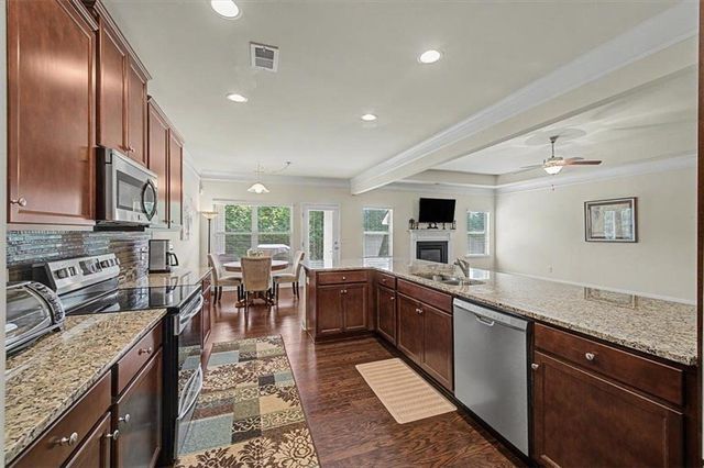 43 Stateley Oaks Drive SE, Cartersville, GA 30120