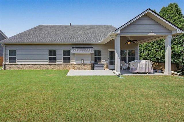 43 Stateley Oaks Drive SE, Cartersville, GA 30120