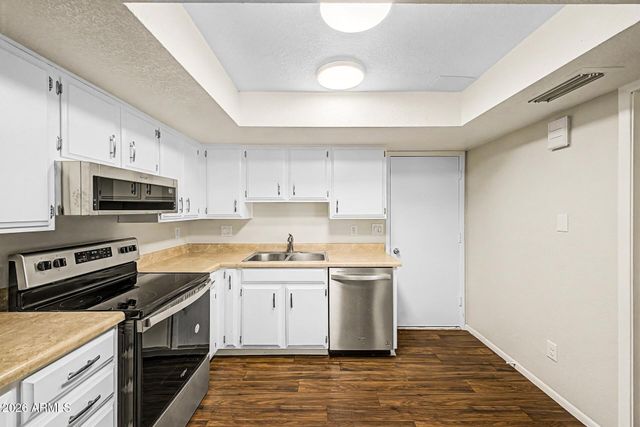 13833 N 41ST Lane, Phoenix, AZ 85053