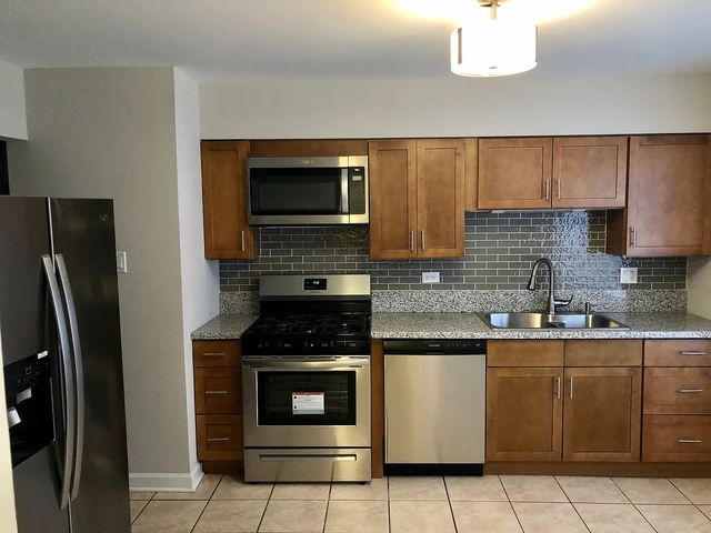 17331 COMMUNITY Street, Lansing, IL 60438