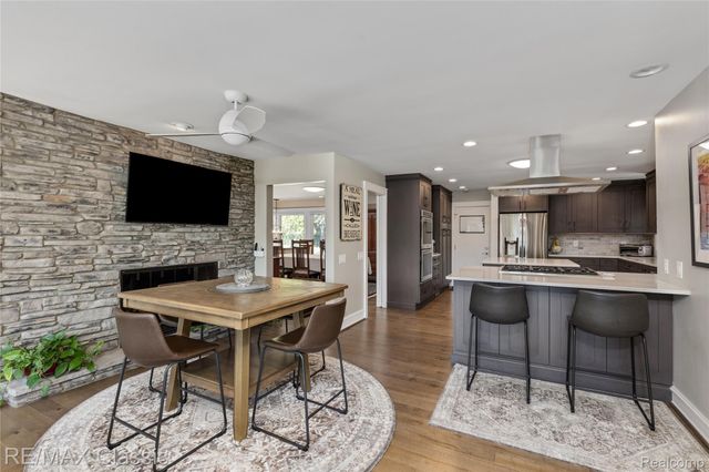6600 Valley Spring Road, Bloomfield Charter Township, MI 48301