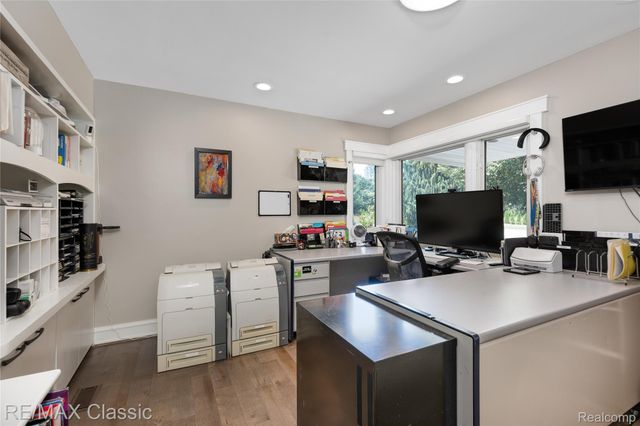 6600 Valley Spring Road, Bloomfield Charter Township, MI 48301