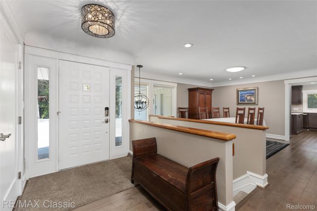 6600 Valley Spring Road, Bloomfield Charter Township, MI 48301