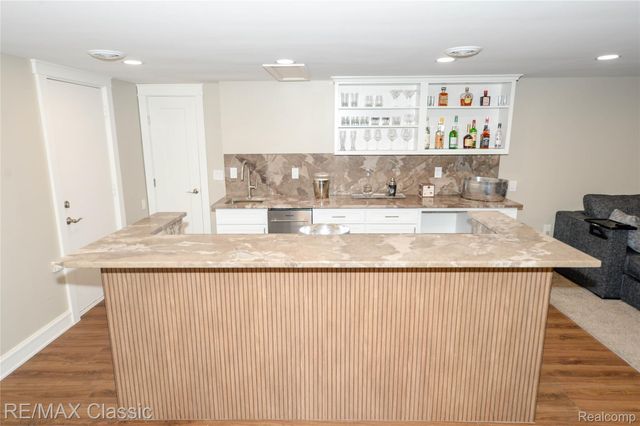6600 Valley Spring Road, Bloomfield Charter Township, MI 48301