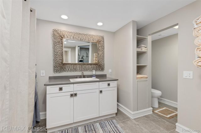 6600 Valley Spring Road, Bloomfield Charter Township, MI 48301