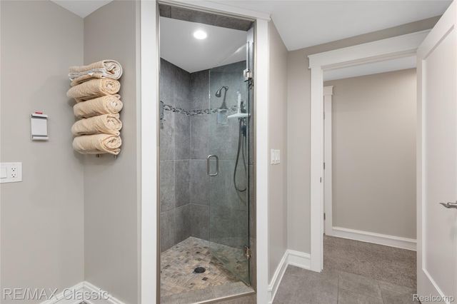 6600 Valley Spring Road, Bloomfield Charter Township, MI 48301