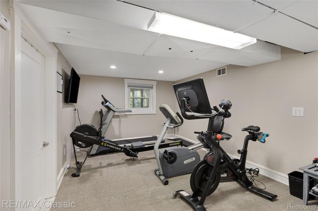 6600 Valley Spring Road, Bloomfield Charter Township, MI 48301
