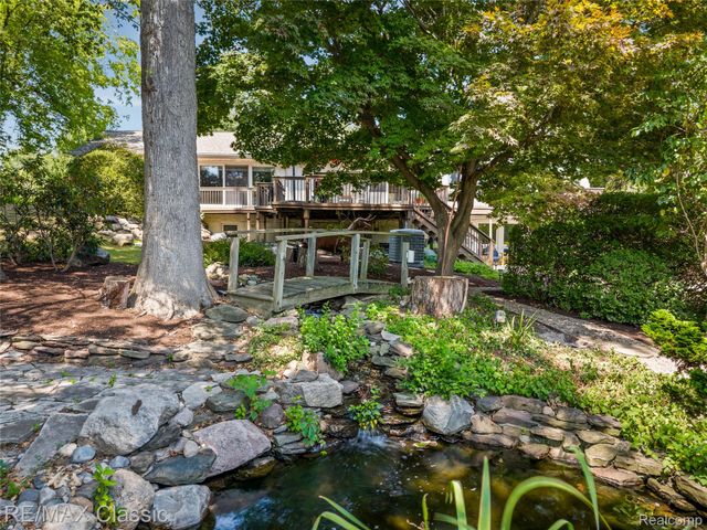 6600 Valley Spring Road, Bloomfield Charter Township, MI 48301