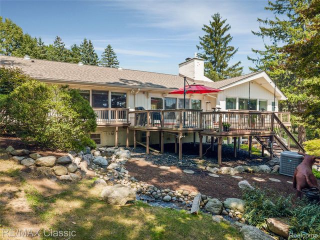 6600 Valley Spring Road, Bloomfield Charter Township, MI 48301