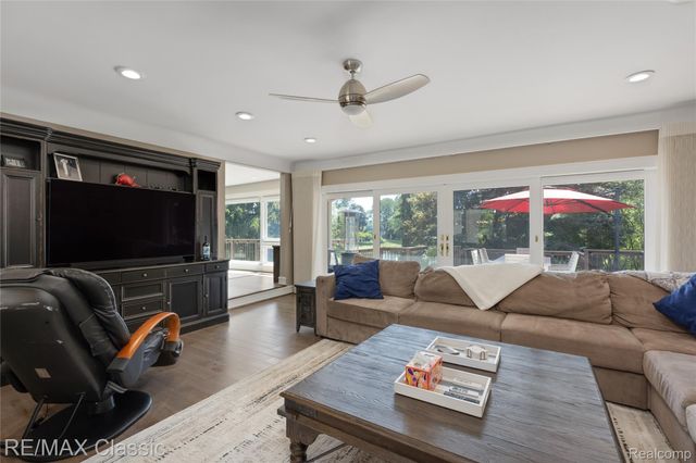 6600 Valley Spring Road, Bloomfield Charter Township, MI 48301