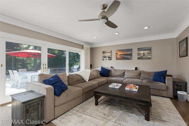6600 Valley Spring Road, Bloomfield Charter Township, MI 48301
