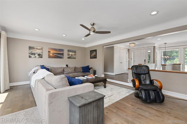 6600 Valley Spring Road, Bloomfield Charter Township, MI 48301