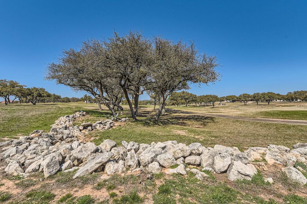 1416 Kahala Sunset DR, Spicewood, TX 78669