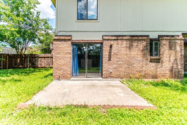 8517 Fathom CIR B, Austin, TX 78750