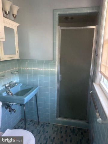 705 ASHFORD RD, Wilmington, DE 19803