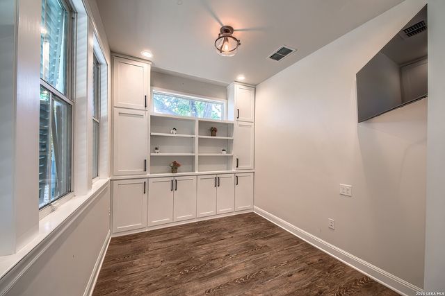 122 NAVAJO TRL, Seguin, TX 78155