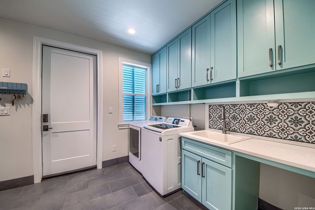 122 NAVAJO TRL, Seguin, TX 78155