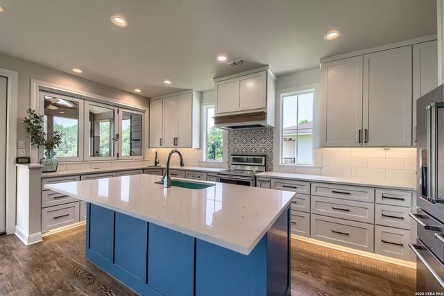 122 NAVAJO TRL, Seguin, TX 78155